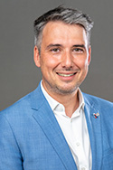 Das Bild zeigt Dr. Volker Kreuzer