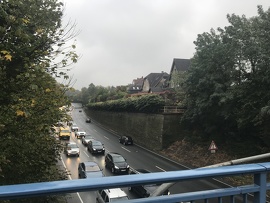 Blick auf die B224 von der Brücke Horster Straße in Richtung Nordwest
