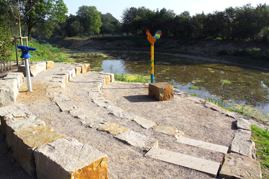 Das Bild zeigt das Blaue Klassenzimmer